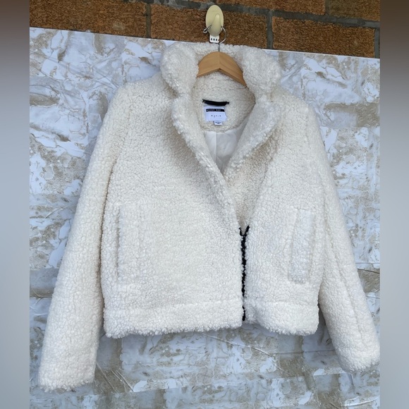 Noisy May sherpa cream cropped boxy style  size small jacket - Picture 2 of 10